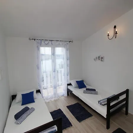 In By The Sea * Seline