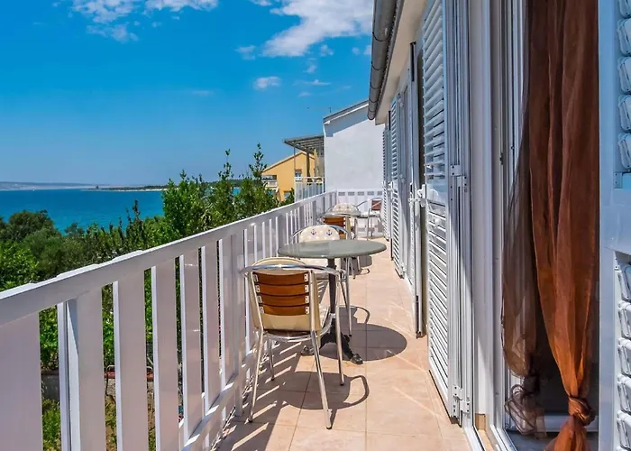 In By The Sea Апартаменты *